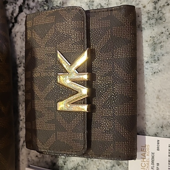 Michael Kors Authentic Florence Bag & matching Wallet (like new) - Picture 3 of 15